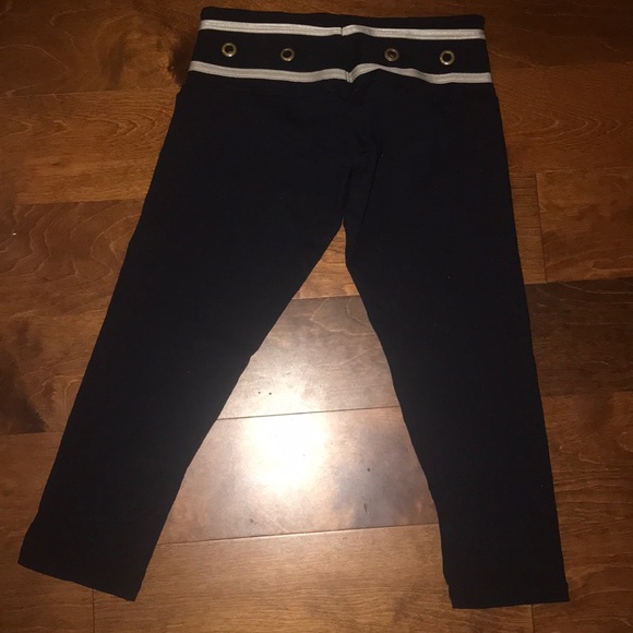 Luxe Yoga Capri legging Gloss Army - Picture 3 of 4